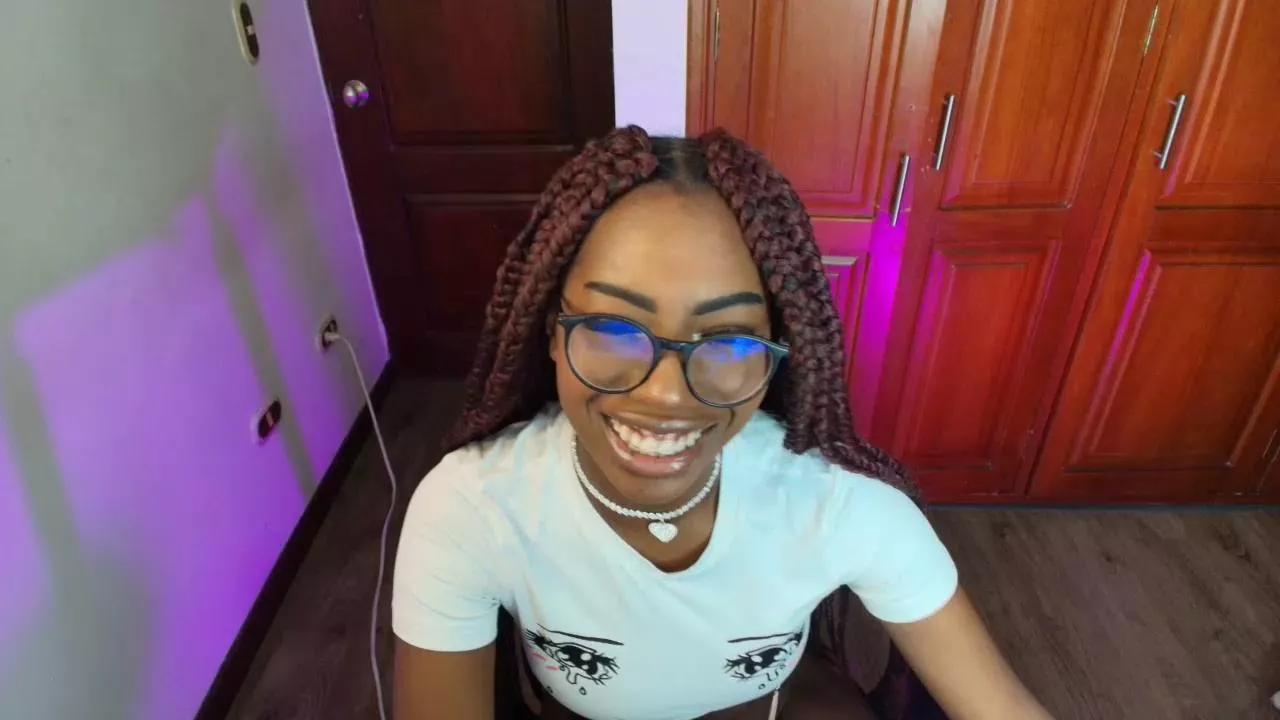 Raqueljones_ on Cam4 