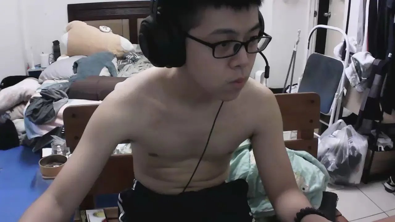 Offline rayo220 on Cam4