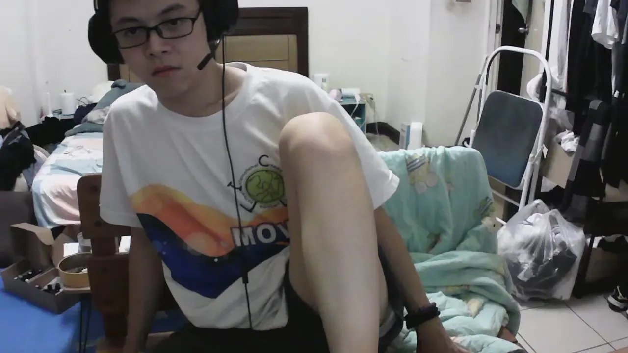 Offline rayo220 on Cam4