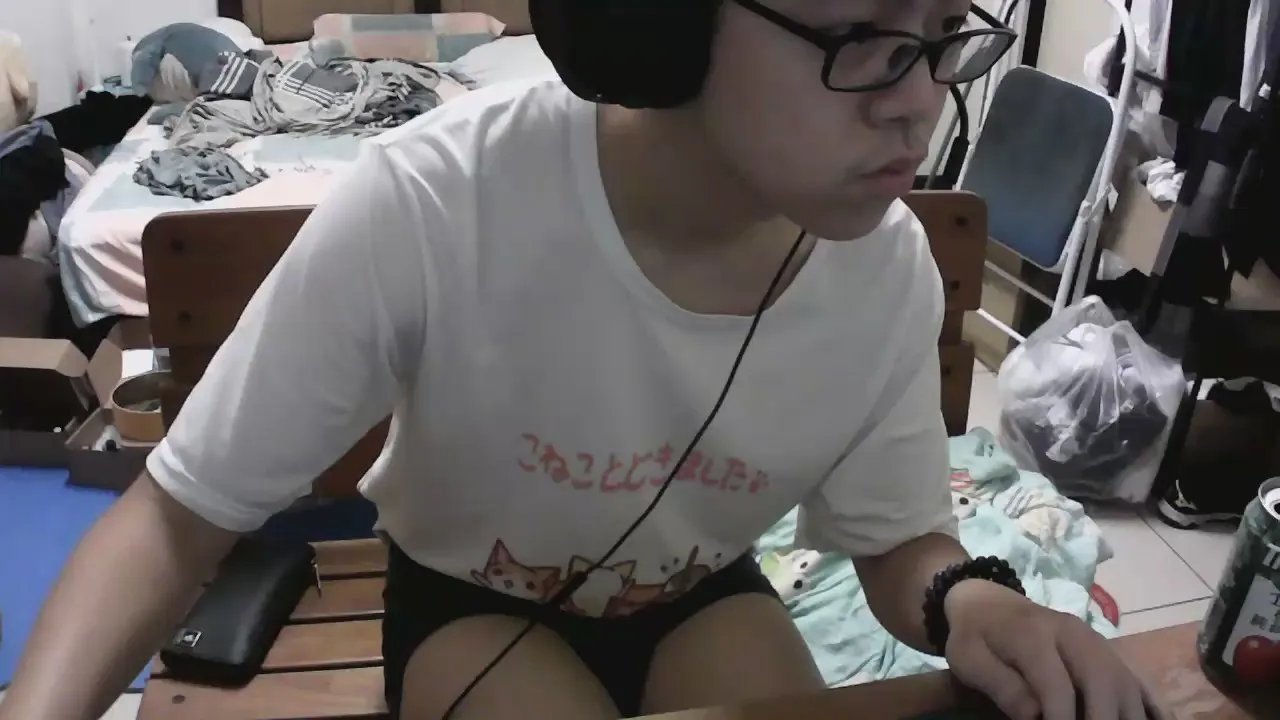 Offline rayo220 on Cam4