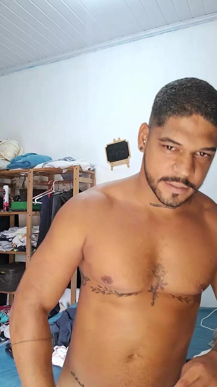 RealCria on Cam4 