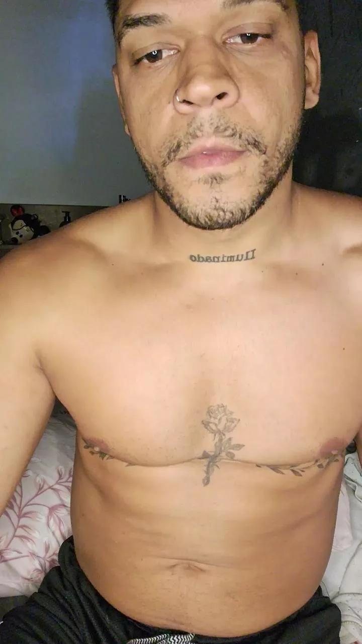 RealCria on Cam4 