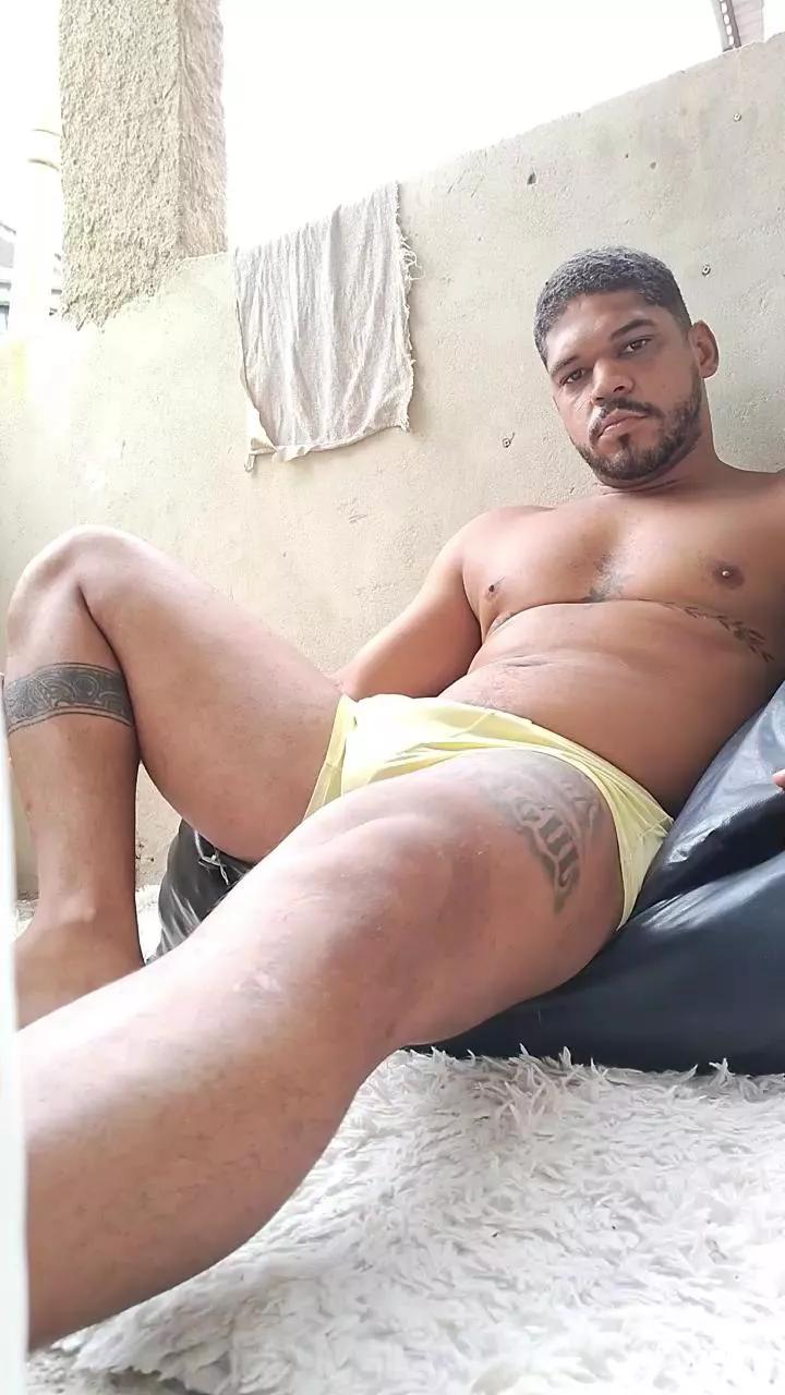 RealCria on Cam4 