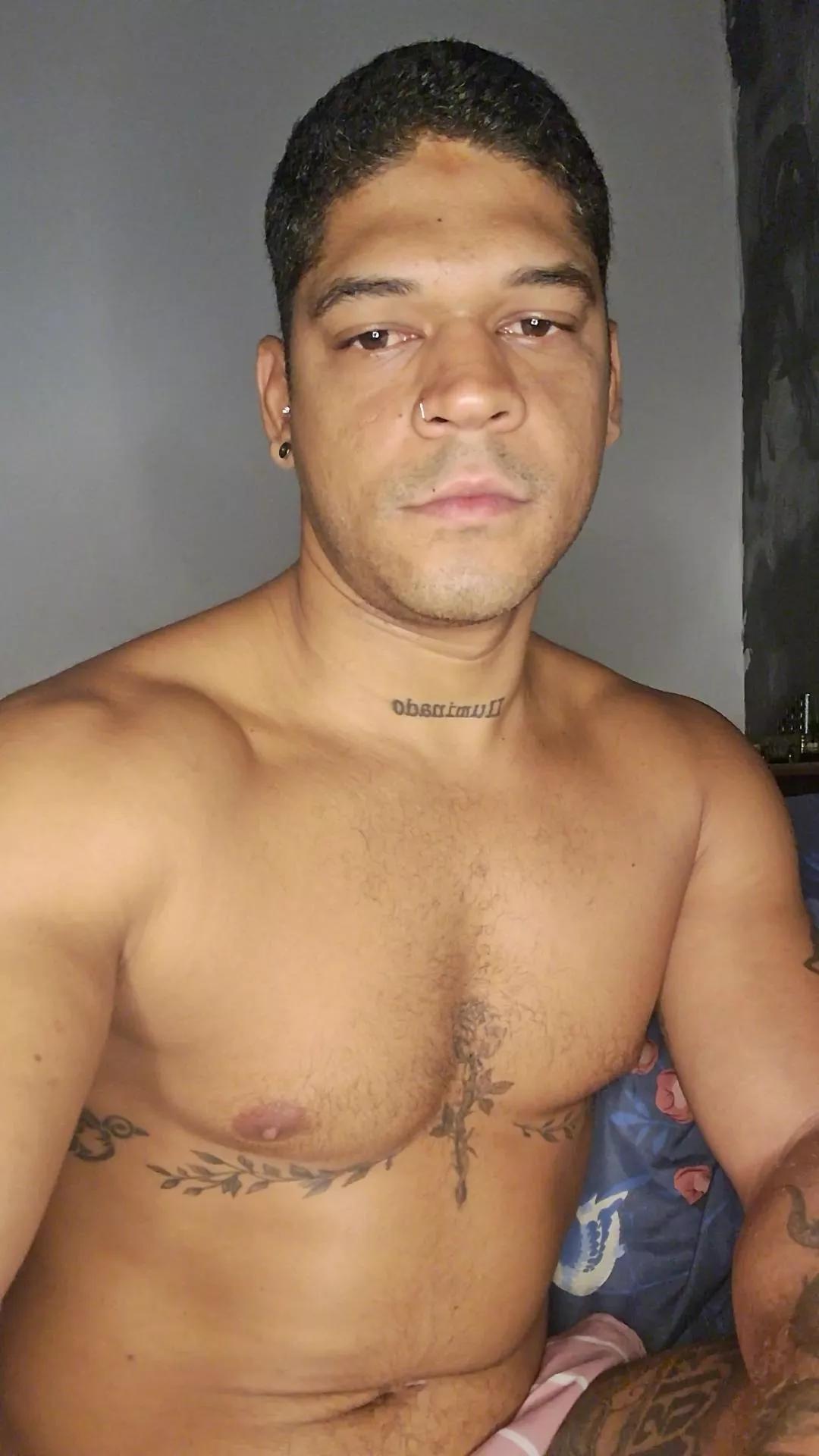 RealCria on Cam4 