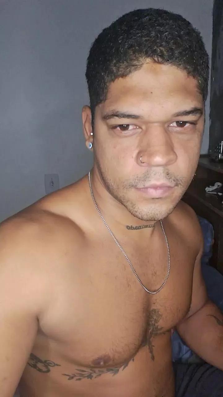 RealCria on Cam4 