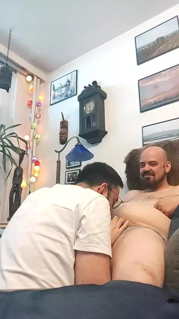 rgbrainbowbear on Cam4 