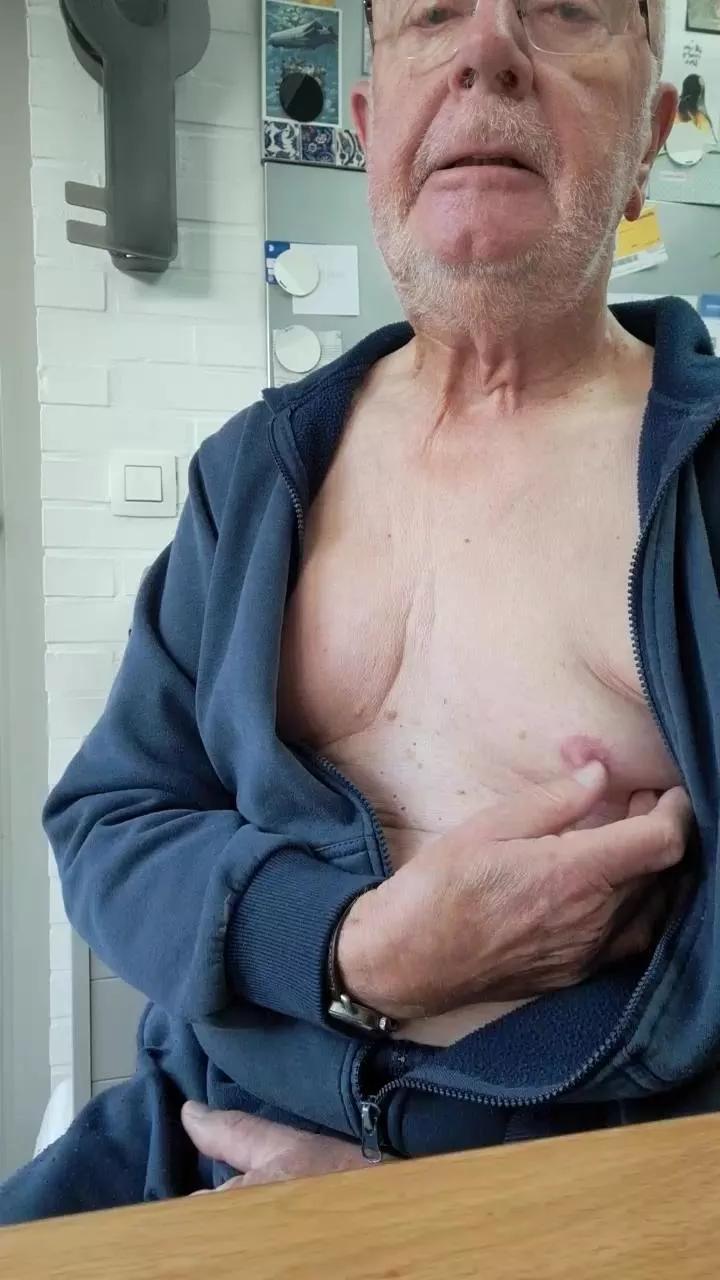 robert42 on Cam4 