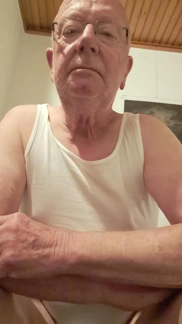 robert42 on Cam4 