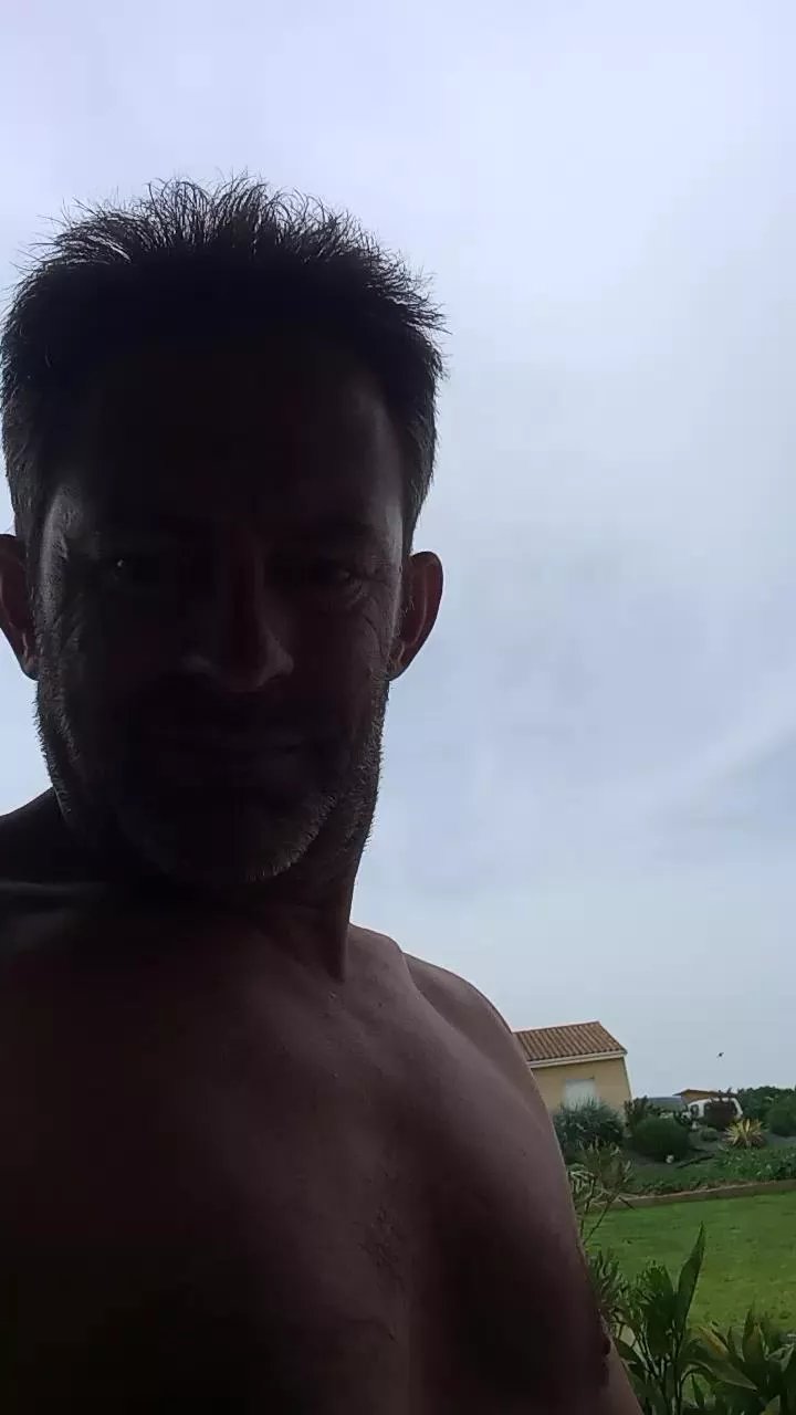 Offline Sexbi86 on Cam4