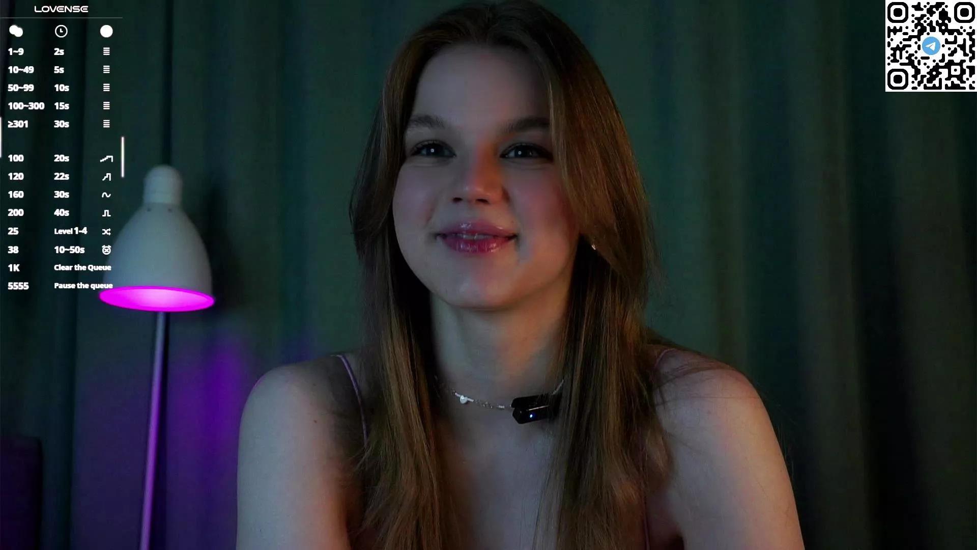 SilverAlliston on Cam4 