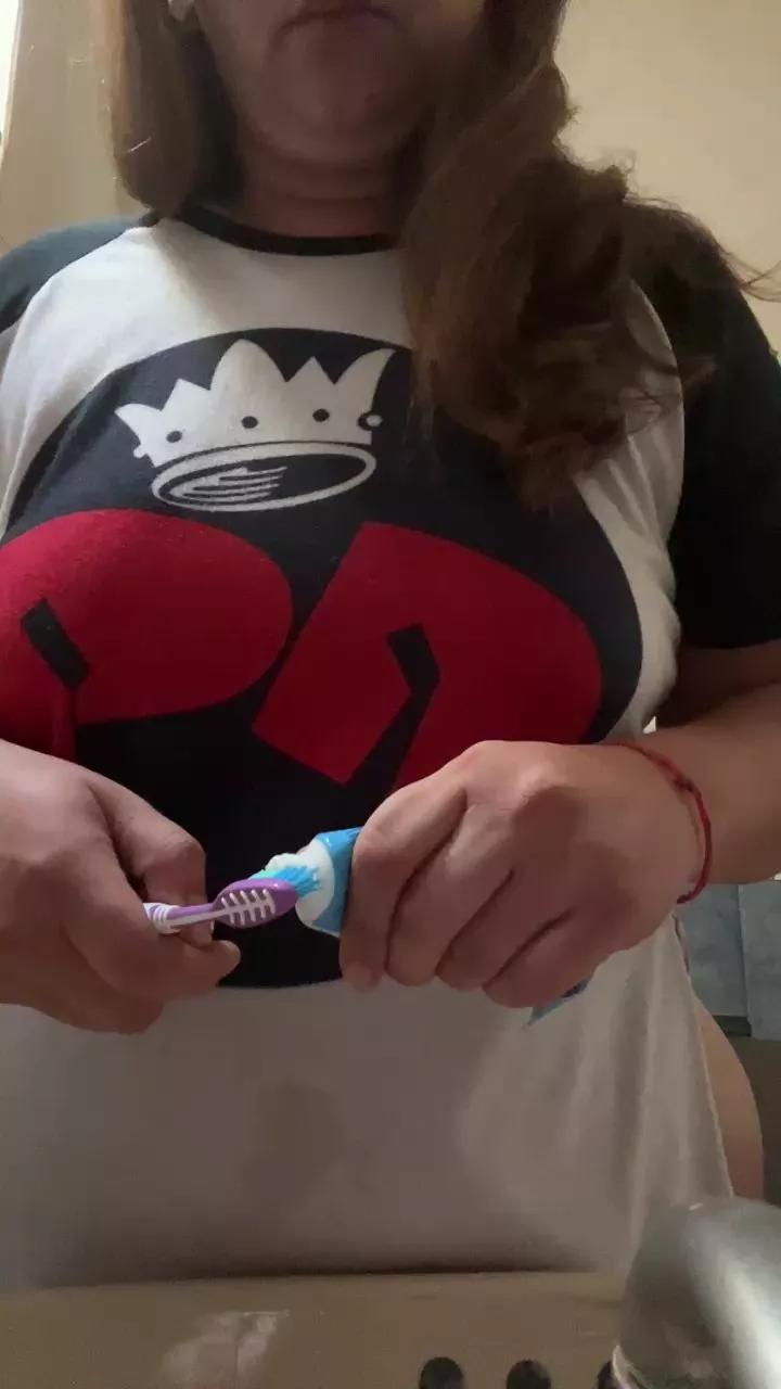 SquirtPopi on Cam4 