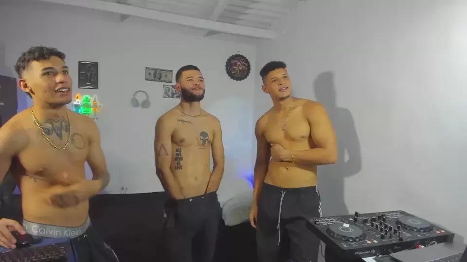 straightroom on Cam4 