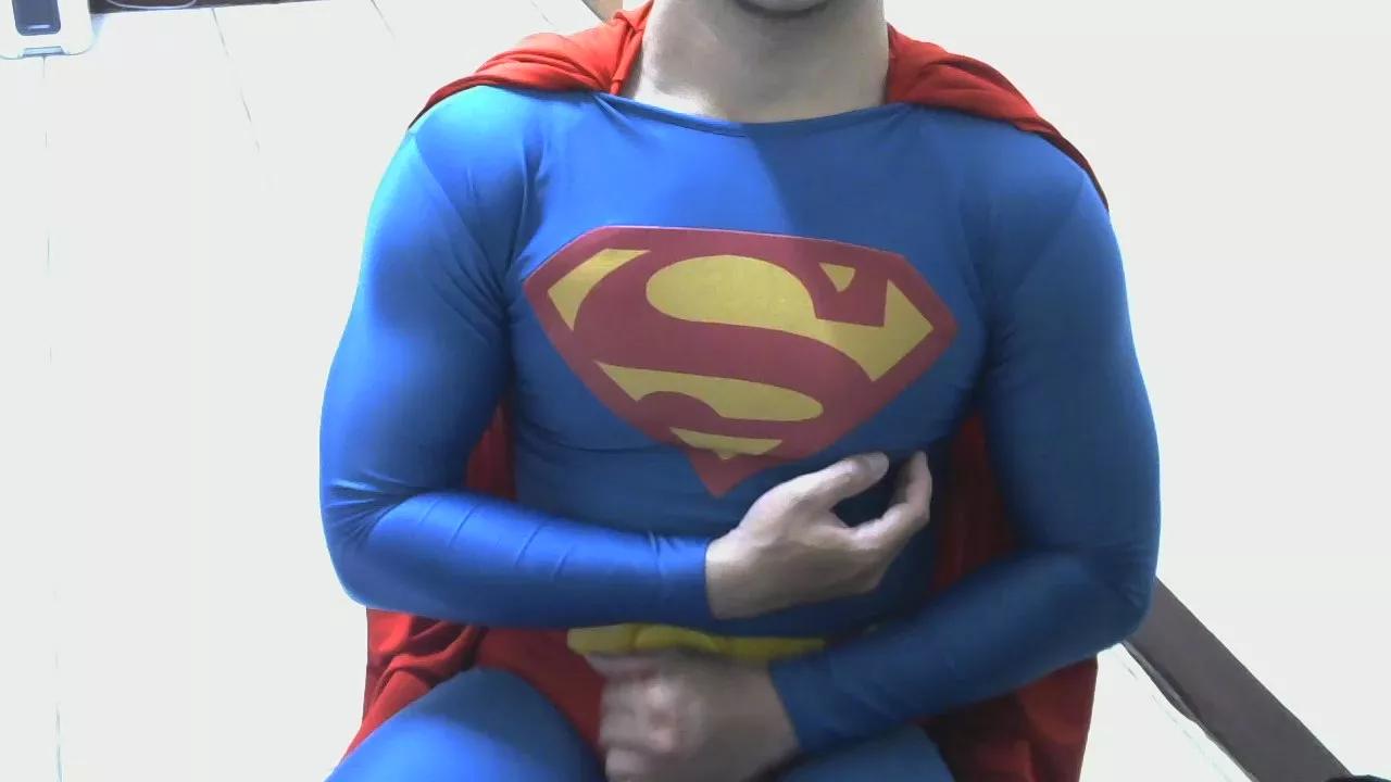 SuperHeroM on Cam4 