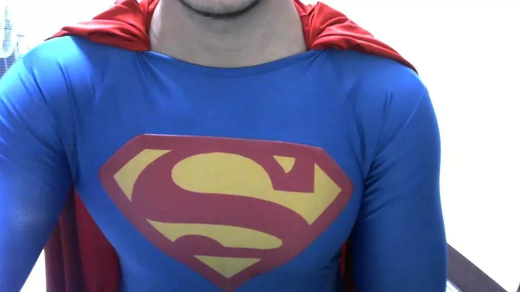 SuperHeroM on Cam4 