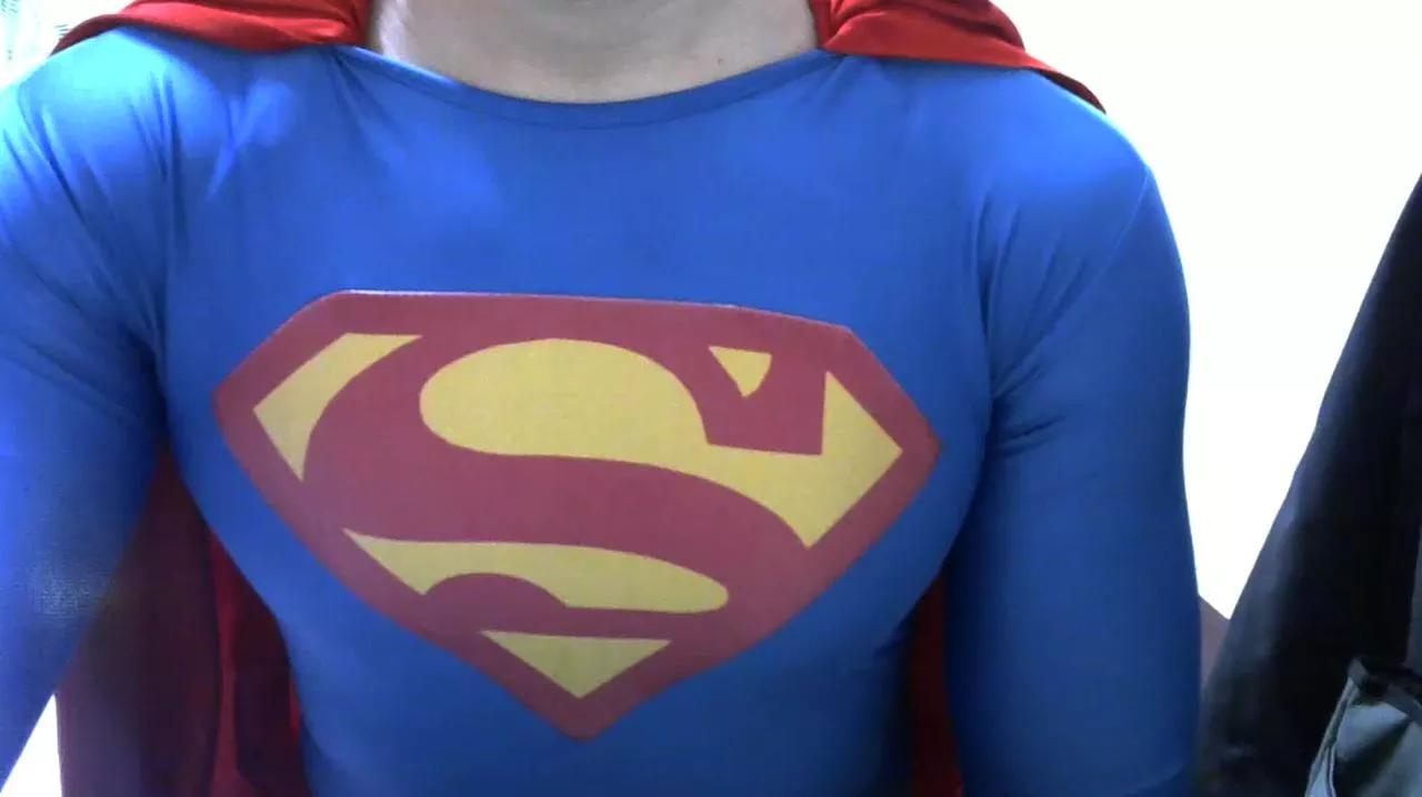 SuperHeroM on Cam4 