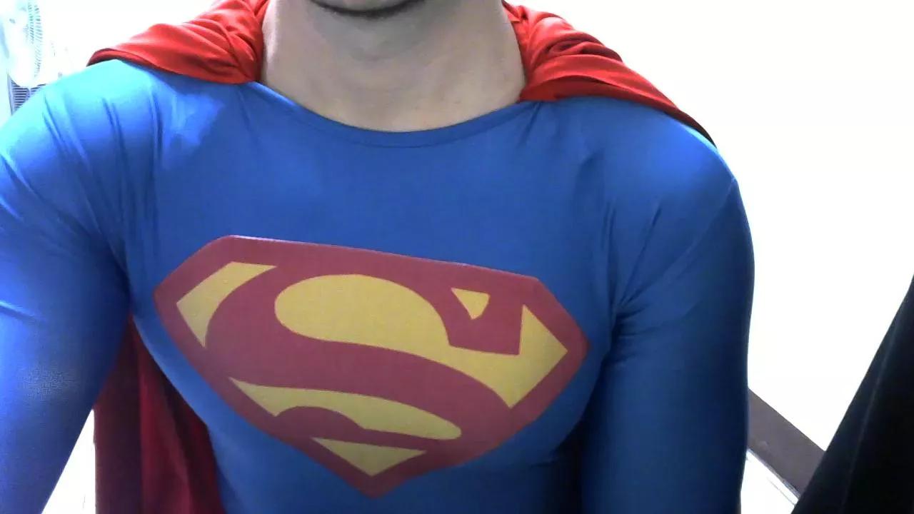 SuperHeroM on Cam4 