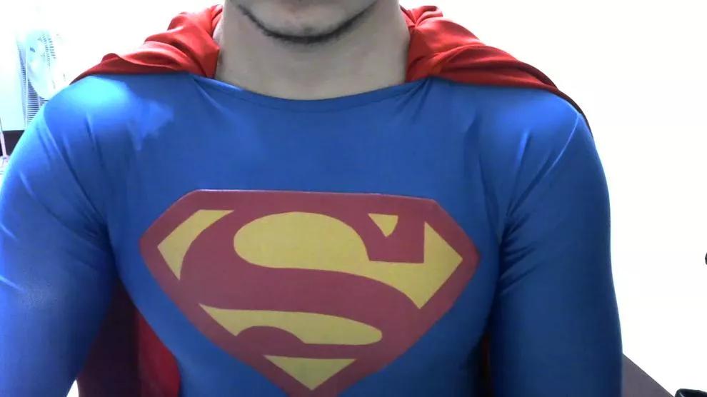 SuperHeroM on Cam4 
