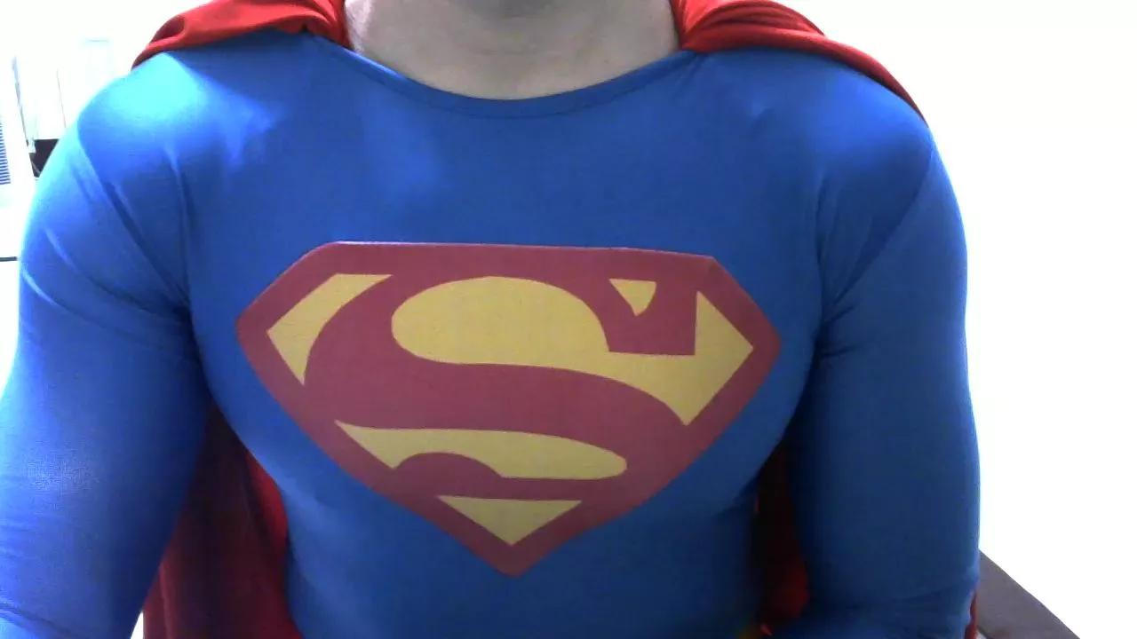 SuperHeroM on Cam4 