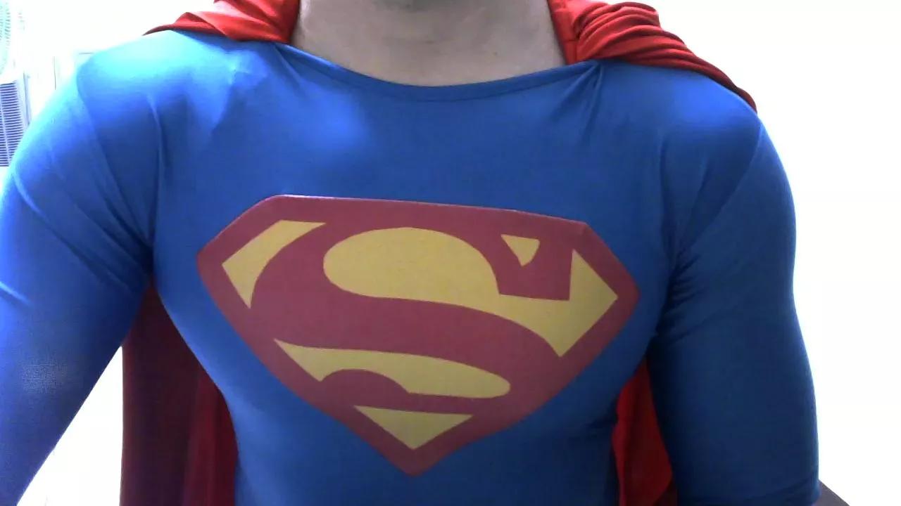 SuperHeroM on Cam4 