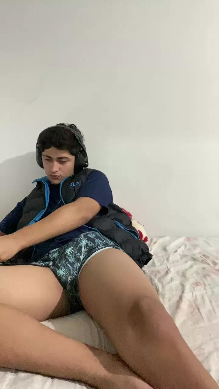 Tavinh067 on Cam4 