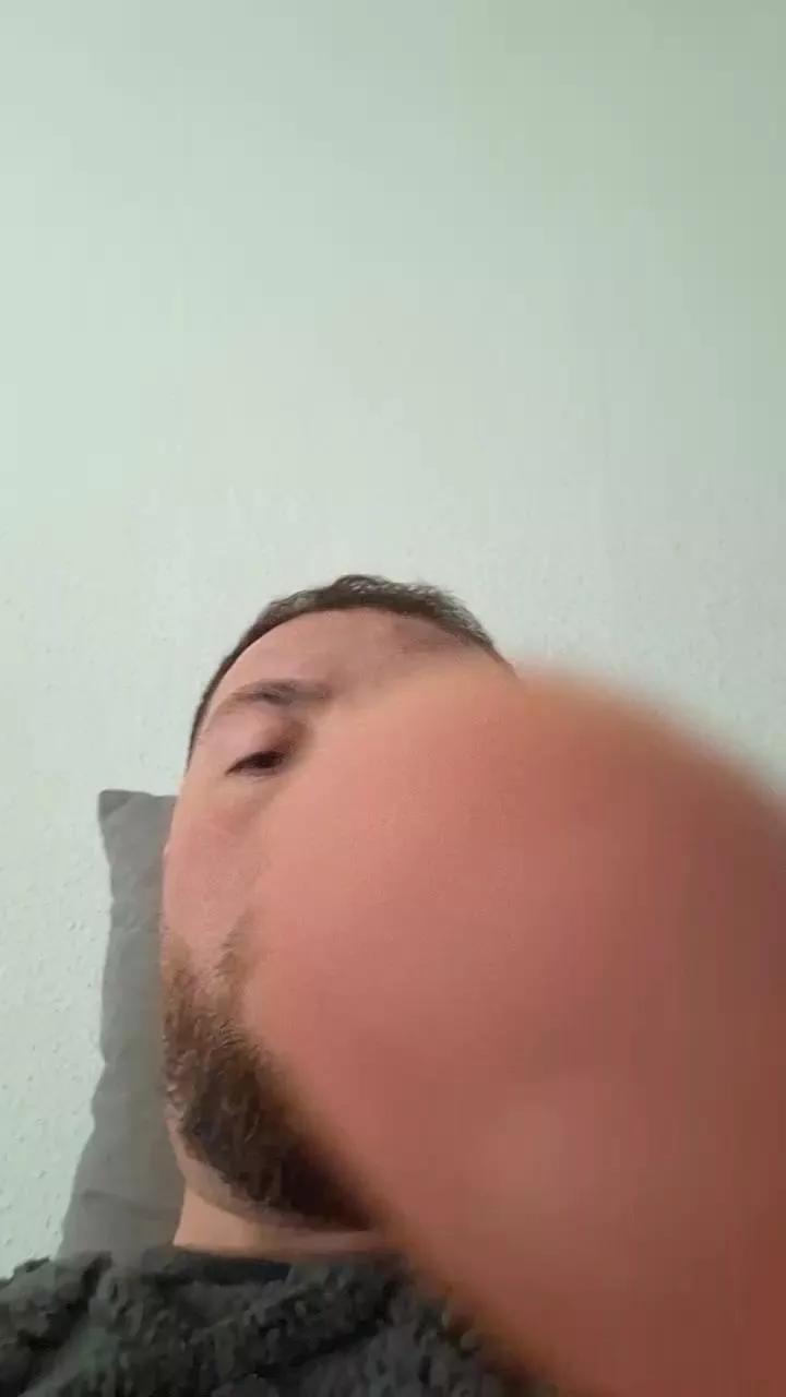 Thomast85 on Cam4 