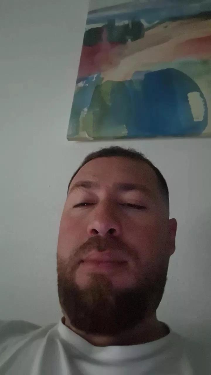 Thomast85 on Cam4 