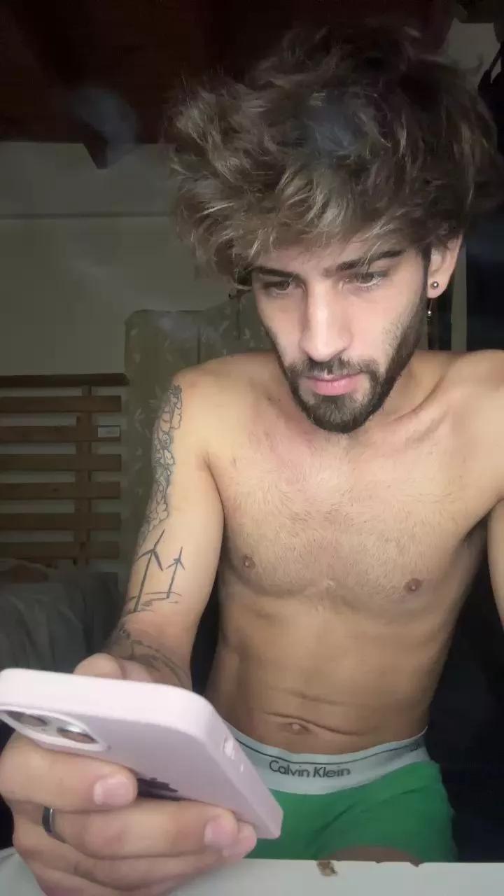 Tlfenix on Cam4 