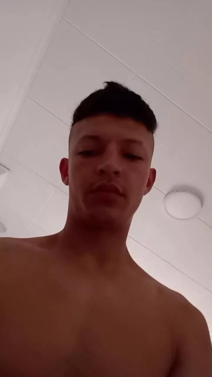 Tupapalarga on Cam4 