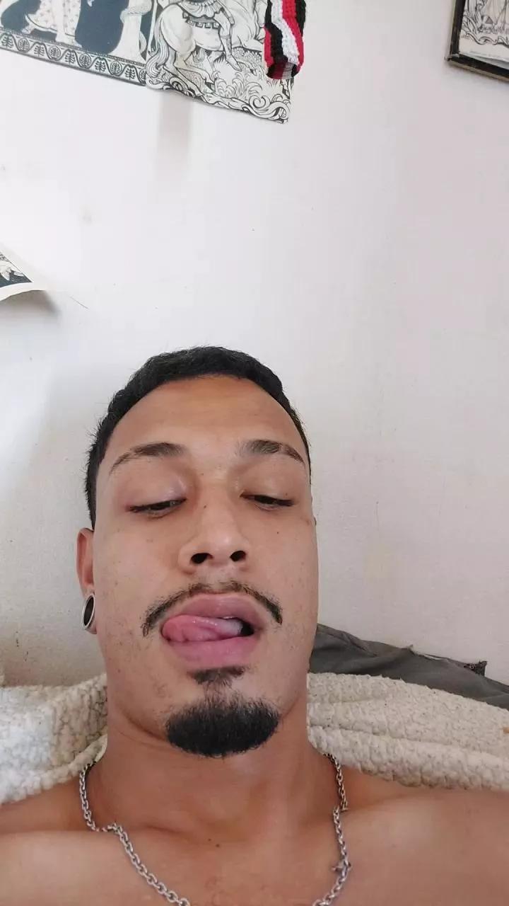 tzprado2dk on Cam4 