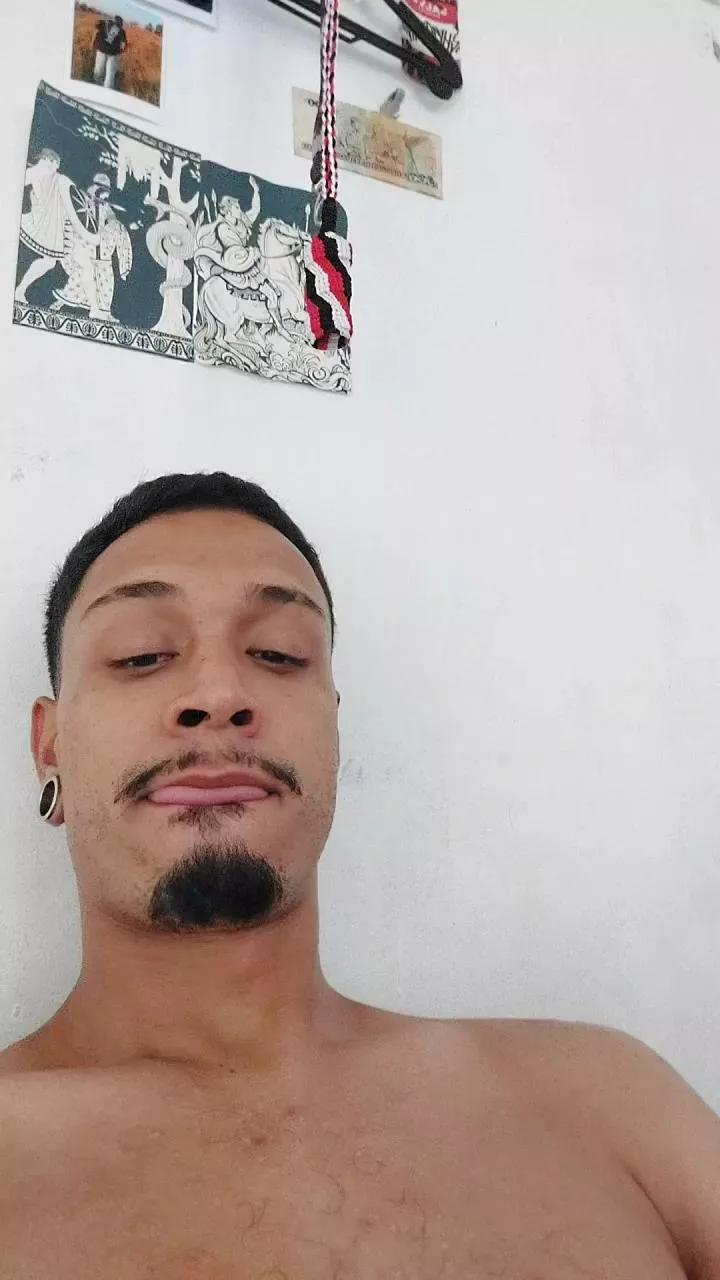 tzprado2dk on Cam4 
