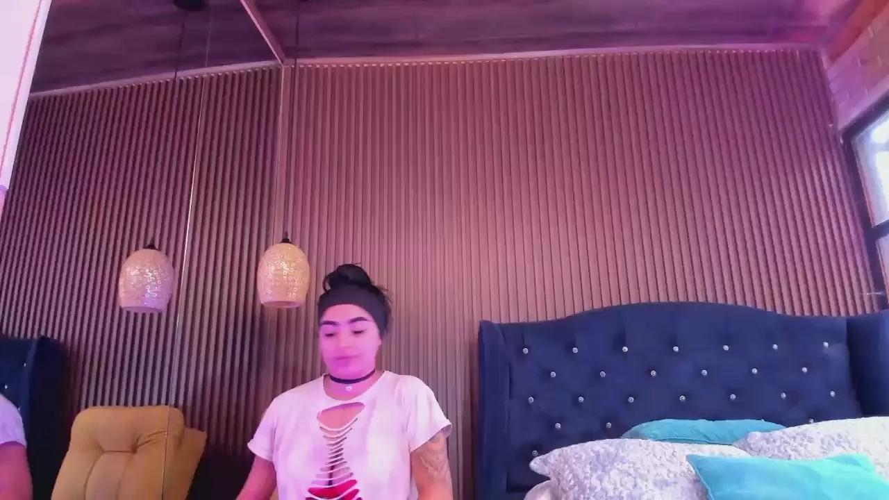 ValenGoold on Cam4 