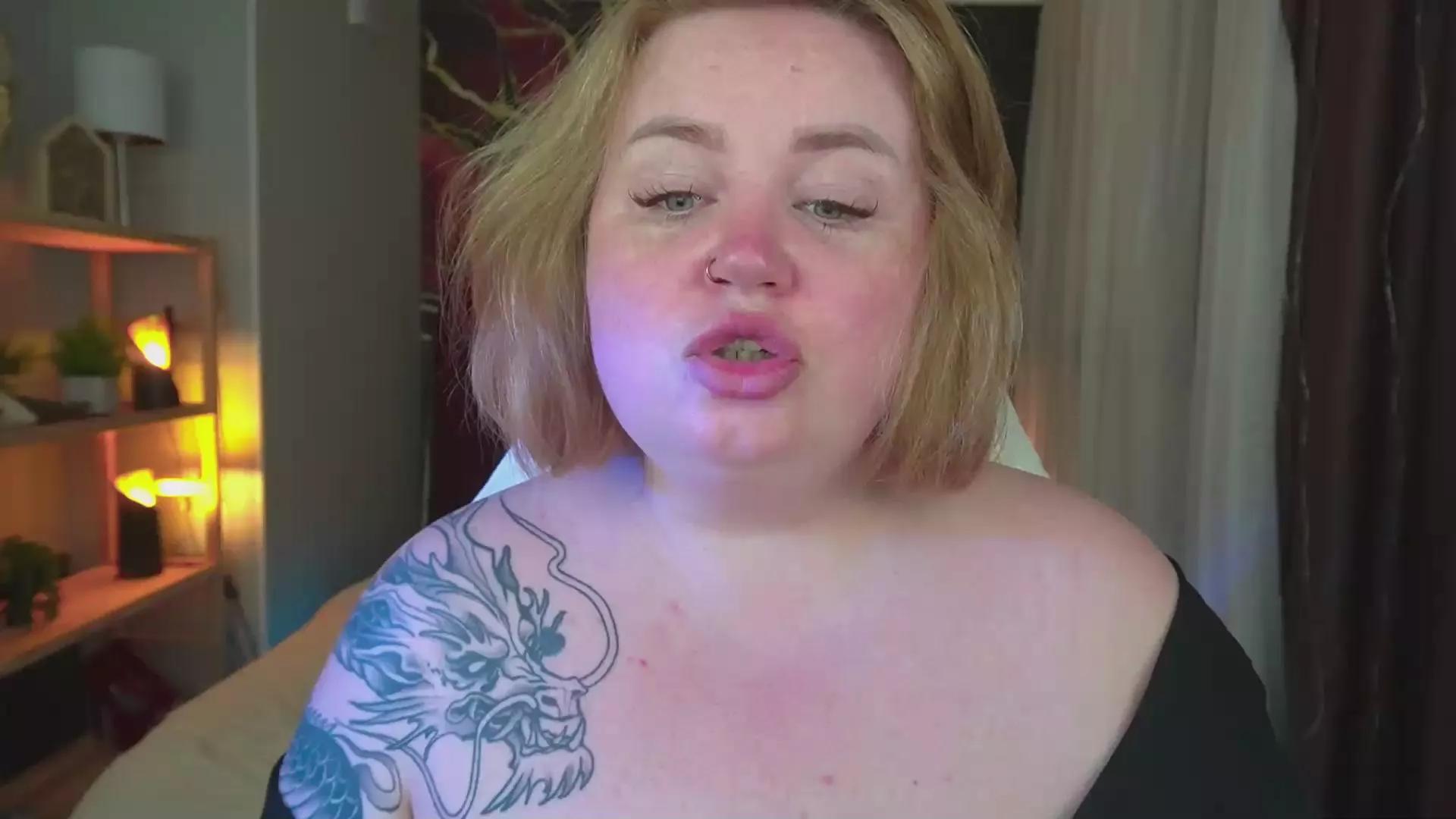 ZaraReignn on Cam4 