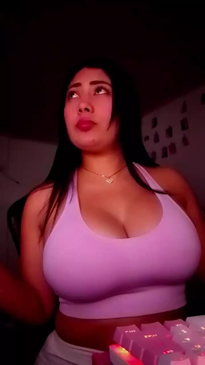 zoe_kimm on Cam4 