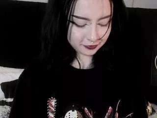 adeelinee on CamSoda 