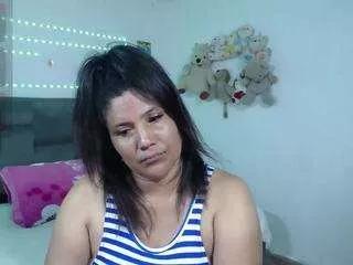 adelemilf on CamSoda 