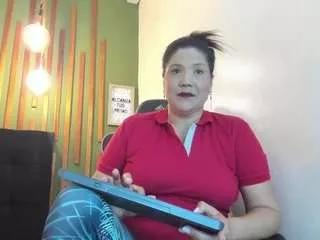 adelemilf on CamSoda 