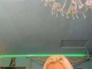 adrianna777 on CamSoda 
