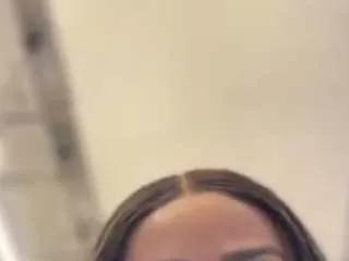africanrosa on CamSoda 