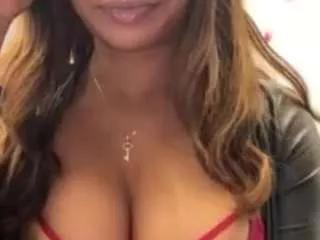 africanrosa on CamSoda 