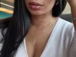 africanrosa on CamSoda 