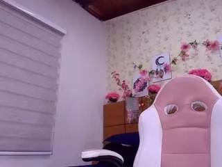 aisha-a on CamSoda 
