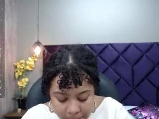 aisha-evanss on CamSoda 