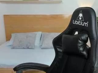 aixa-15 on CamSoda 