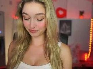 alexistexas18 on CamSoda 
