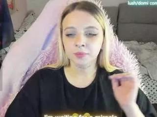 alice-halle on CamSoda 