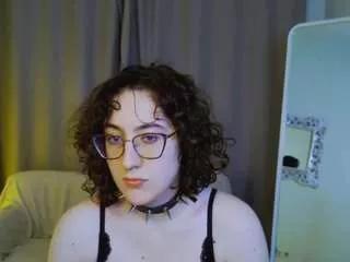 alinacute on CamSoda 