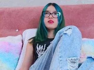 alliciakim18 on CamSoda 