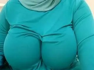 Offline amalarabic on CamSoda