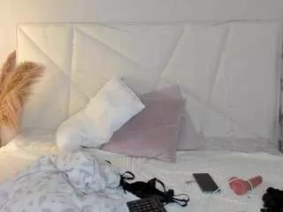 Freechat ameliia-castro on CamSoda