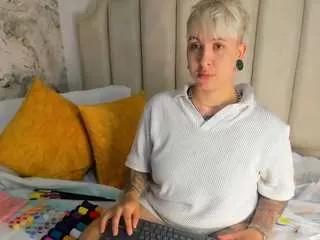 amyhouse on CamSoda 